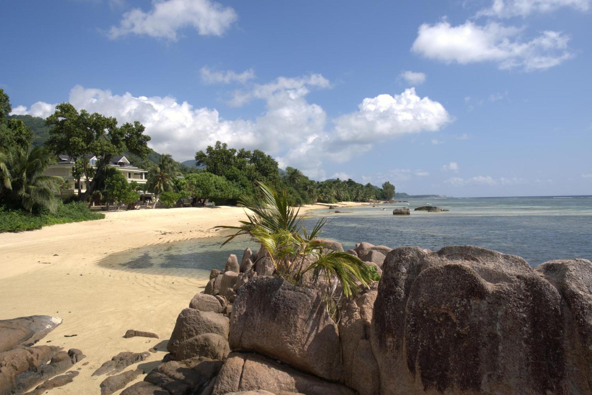 Crown Beach Hotel Seychelles Pointe Au Sel Exterior photo