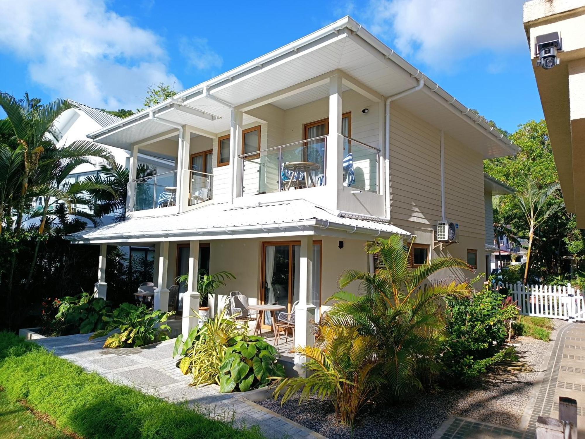Crown Beach Hotel Seychelles Pointe Au Sel Exterior photo