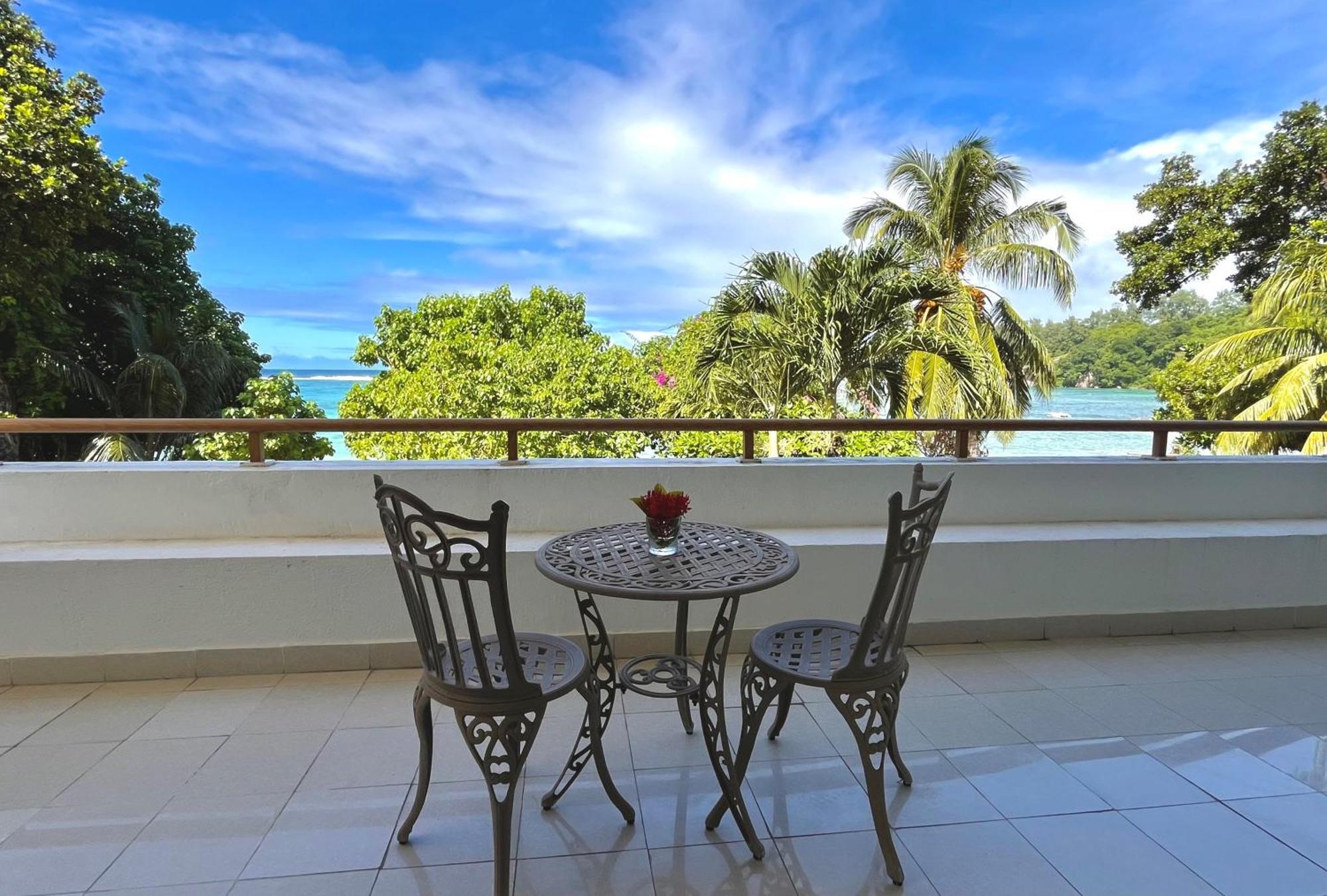 Crown Beach Hotel Seychelles Pointe Au Sel Exterior photo